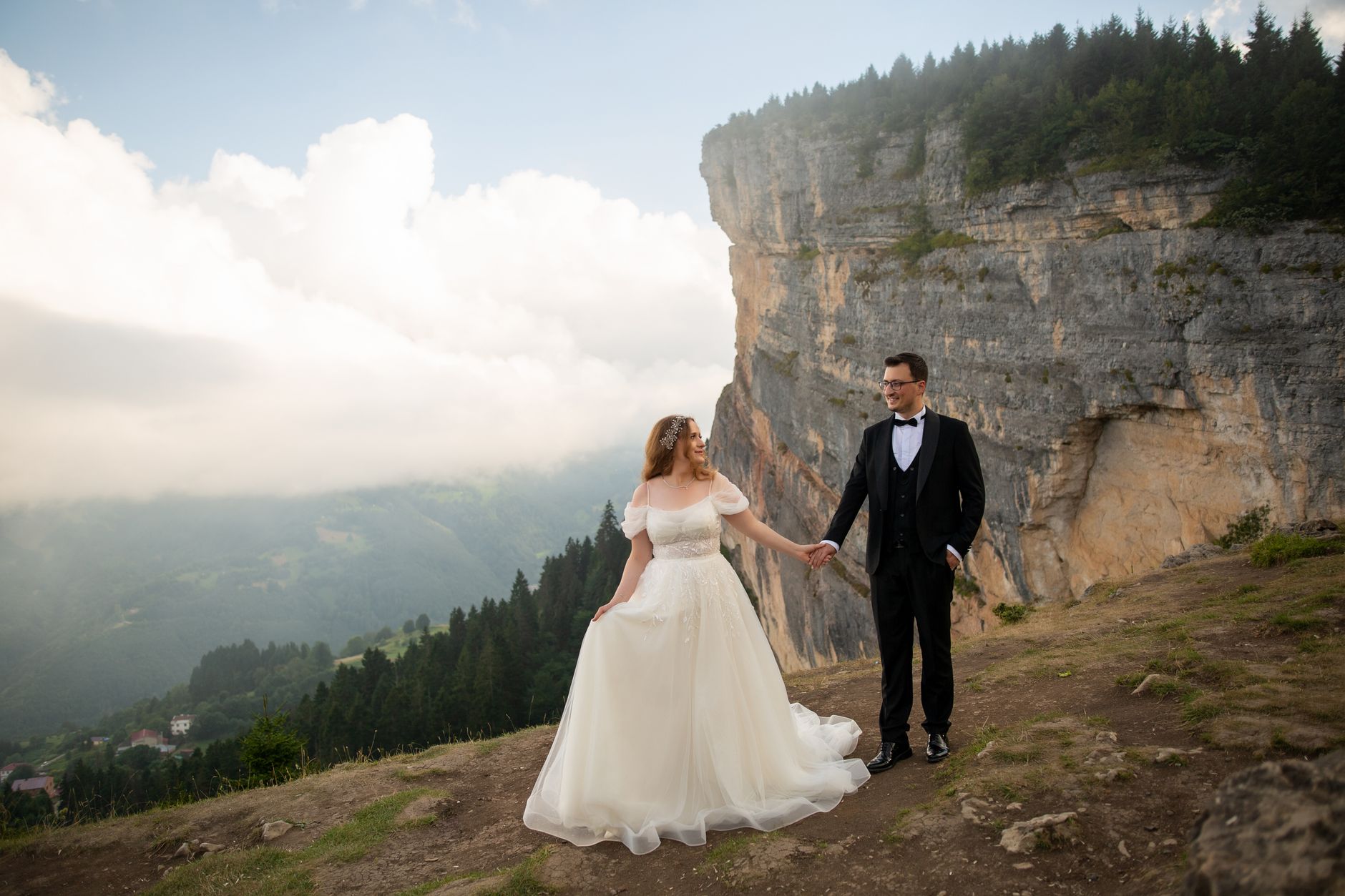 Bride groom mountain landscape